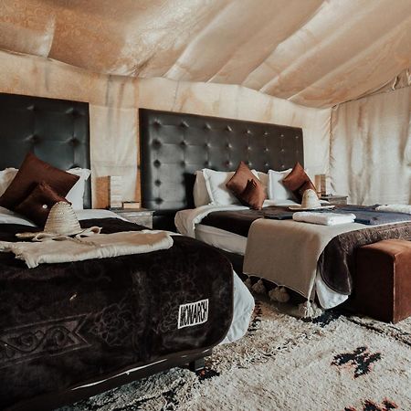 Family Luxury Glamping Hotel Merzouga Bagian luar foto