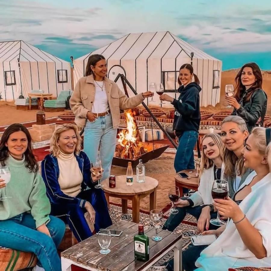 Family Luxury Glamping Hotel Merzouga Bagian luar foto