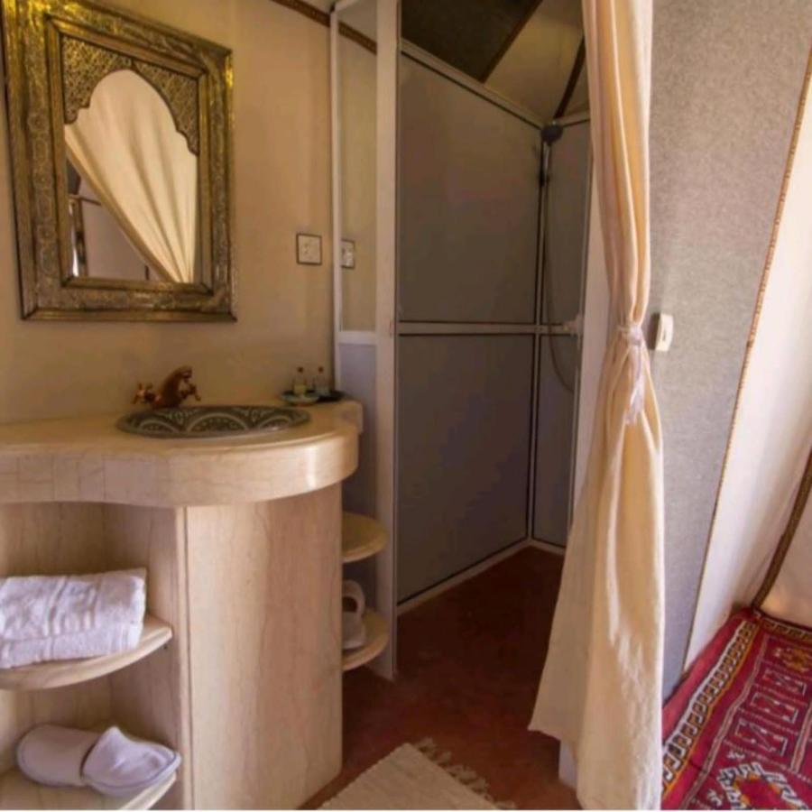 Family Luxury Glamping Hotel Merzouga Bagian luar foto