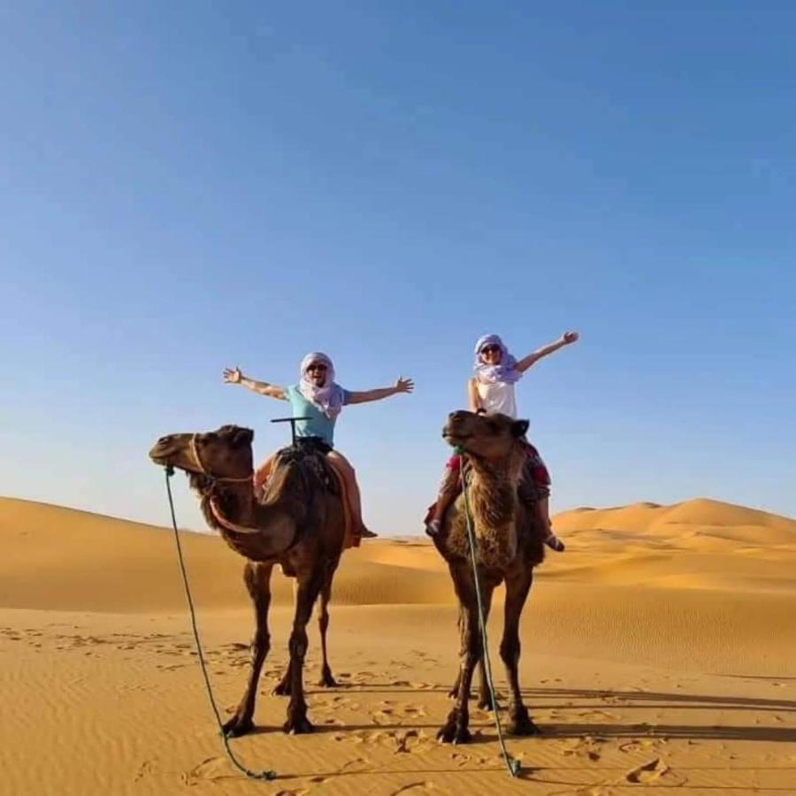 Family Luxury Glamping Hotel Merzouga Bagian luar foto