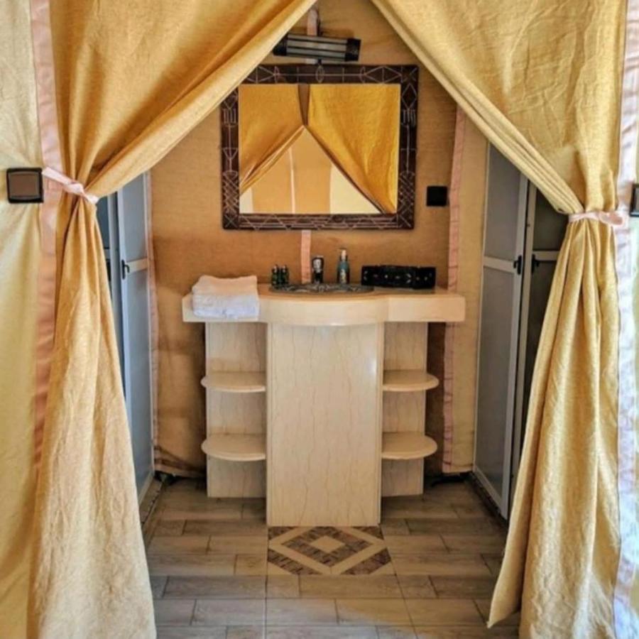 Family Luxury Glamping Hotel Merzouga Bagian luar foto
