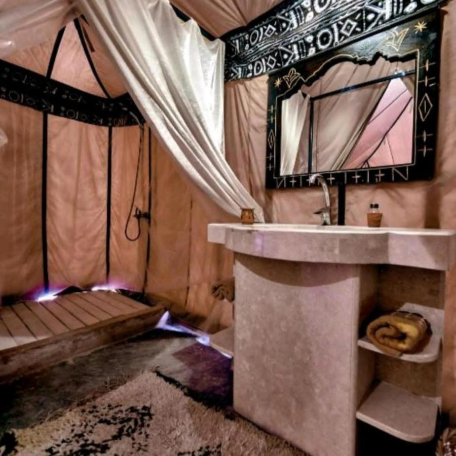 Family Luxury Glamping Hotel Merzouga Bagian luar foto