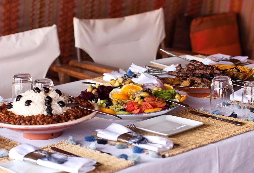 Family Luxury Glamping Hotel Merzouga Bagian luar foto